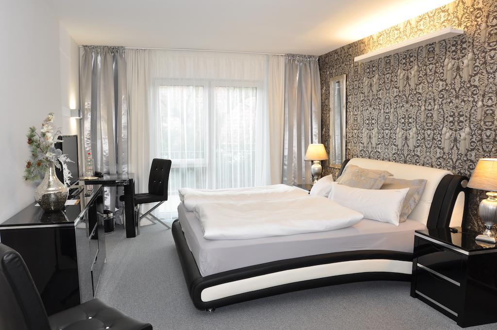 Gaestehaus Villa Casamia (Adults Only) Schmalkalden Rum bild